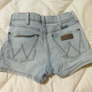 Wrangler Women's Light Blue Classic Vintage Jean Shorts